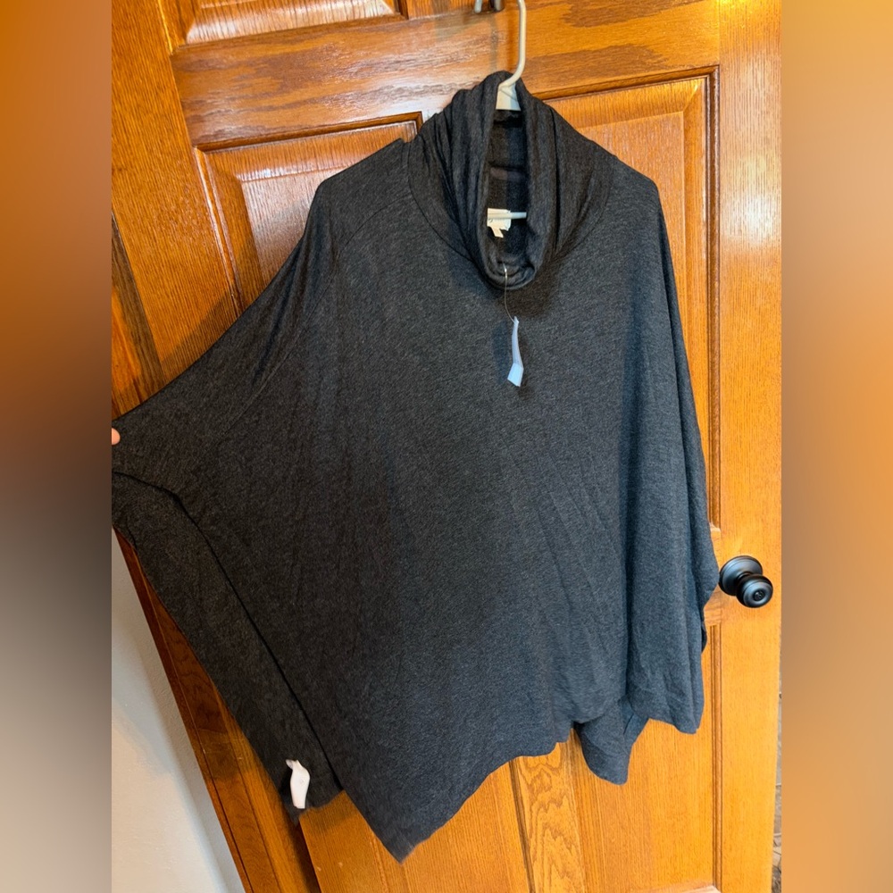 Lou and Gray Cape